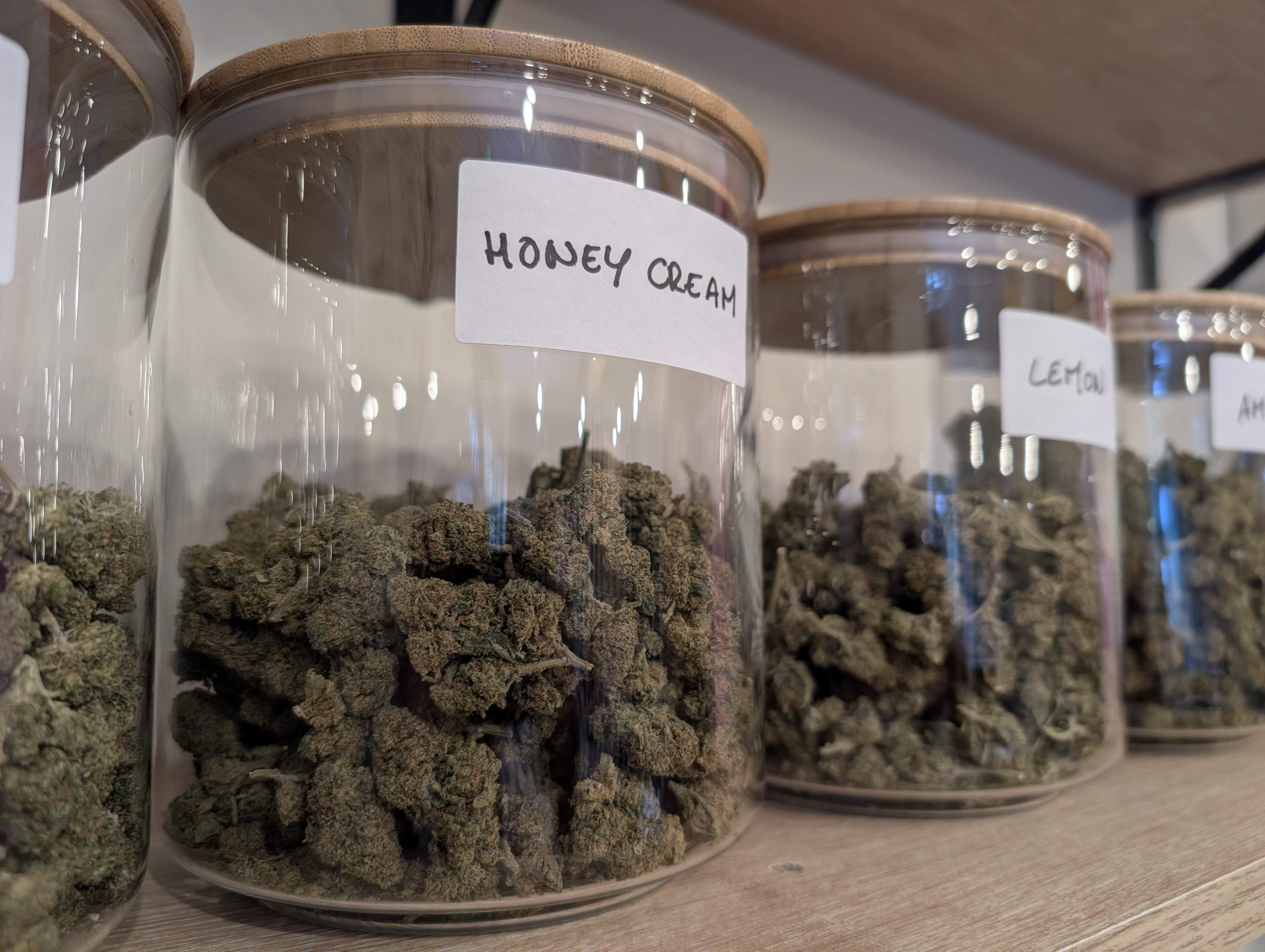 labeuhtique image de nos fleurs de CBD